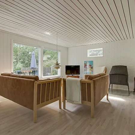 Three-bedroom Holiday In * Hals