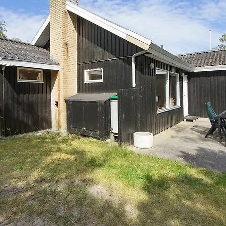 Tatil Evi Three-bedroom Holiday In *