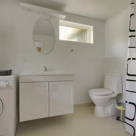 Three-bedroom Holiday In * Hals
